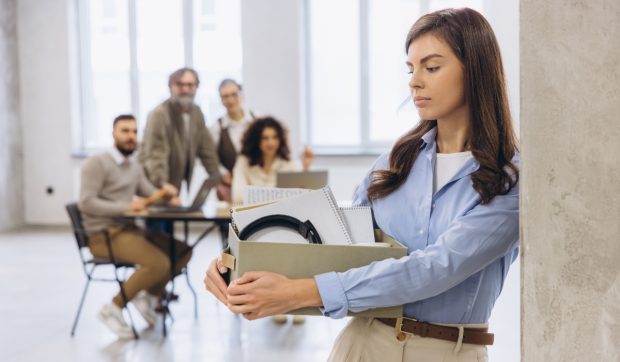 Mari companii revin la angajați după experimentul cu inteligența artificială și recunosc importanța factorului uman