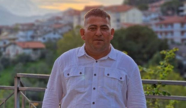 Costantin, un român din Neamț stabilit în Italia alături de cei cinci frați, a murit la 46 de ani. Mașina lui s-a izbit de un autobuz în Cuneo