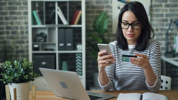 Cum să alegi eficient un credit online rapid fără costuri ascunse