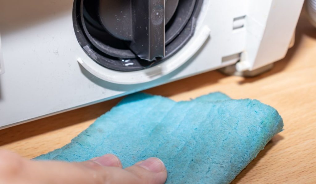 Află cum să eviți capcanele achiziționării electrocasnicelor moderne și să economisești bani pe termen lung! 1 curatare filtru masina de spalat