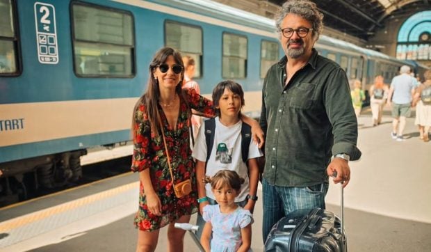 Dana Rogoz a început vacanța cu trenurile prin Europa: „Vlad mi-a mulțumit de 1.000 de ori”