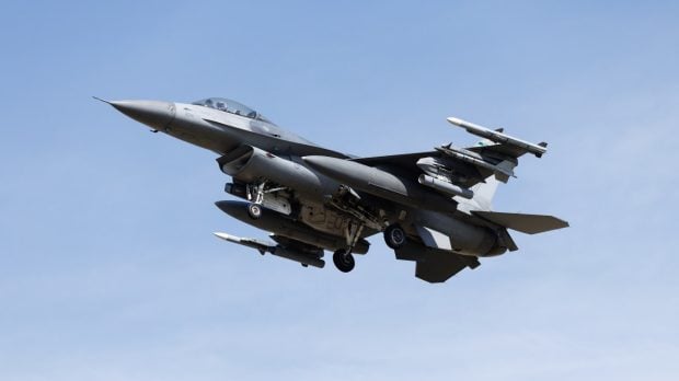 De ce trimite România avioane F-16 după dronele rusești și nu le doboară cu sisteme de la sol. Generalul Virgil Bălăceanu: „Putem compara costul unei rachete cu viața oamenilor?”
