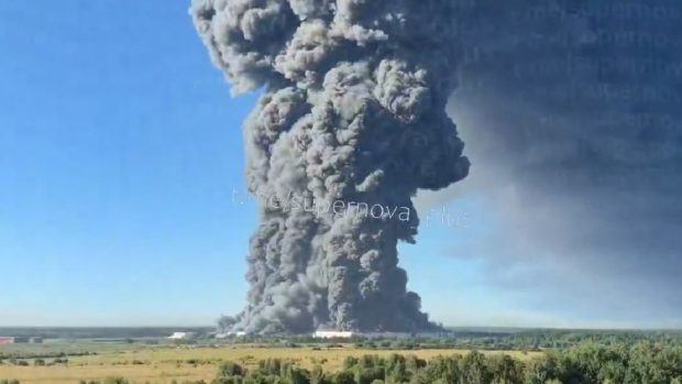 Ucraina a atacat Moscova și a lovit depozitele „eMagului” rusesc, Wildberries, și rafinării de petrol