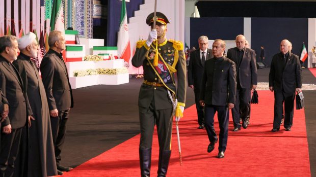 Dmitri Medvedev, trimisul lui Putin la funeraliile fostului lider iranian Ali Khamenei