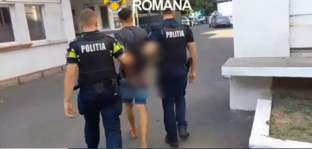 4 bărbați au terorizat un cartier din Galați: mașini sparte cu bâte și uși de apartamente puse la pământ