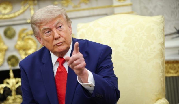 Donald Trump anunță tarife de 100% pentru medicamentele generice, chiar 200% în 2029: scăderi la bursă pentru gigantul Sandoz