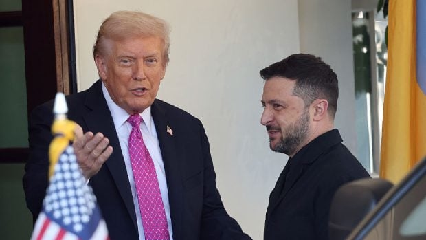 Donald Trump planifică o întâlnire cu Zelenski la summitul NATO și o discuție telefonică cu Putin pentru a avansa negocierile de pace