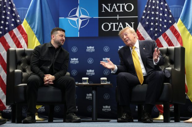 Donald Trump anticipează o întâlnire rapidă între Putin și Zelenski, sugerând că ofensiva Ucrainei în Rusia poate accelera pacea