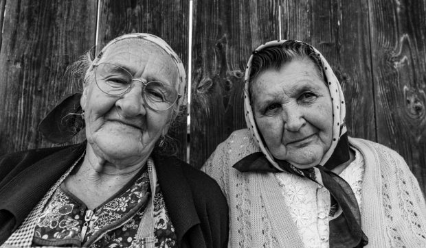 Peste 100 de pensionari români au dispărut în fiecare zi, în primele 6 luni ale anului 2026. Topul celor mai afectate județe