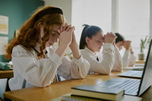Profesorul Emil Moise, despre standardele de evaluare la religie: „Sunt ilegale și discriminatorii. Să obligi pe cineva să meargă la biserică este infracțiune”