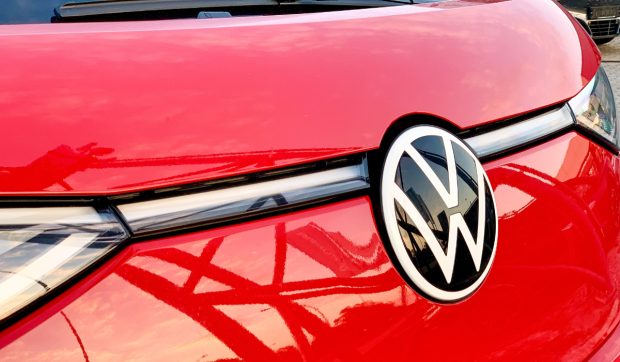 Infractorii vizează senzorii radar ai Volkswagen, provocând pagube de mii de euro în Europa