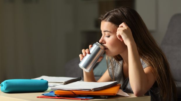 O fetiță de 13 ani din București a murit la școală, după ce a consumat zi de zi energizante și a făcut stop cardiac, a povestit doctorița Andreea Ștefănescu
