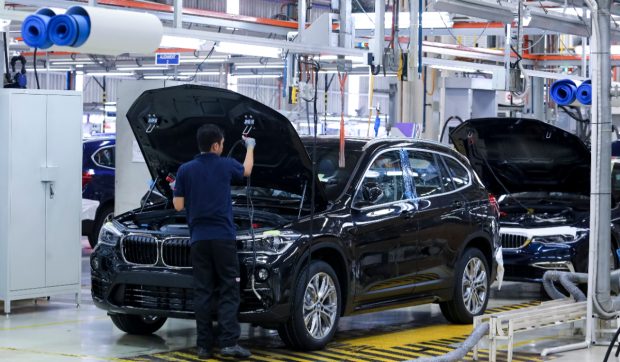 BMW-uri contrafăcute, produse clandestin la Kaliningrad cu piese abandonate după retragerea germană