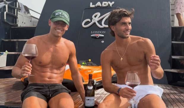 Cum au reacționat fanii după ce i-au văzut împreună pe Ferran Torres și Marcos Llorente în vacanța din Ibiza