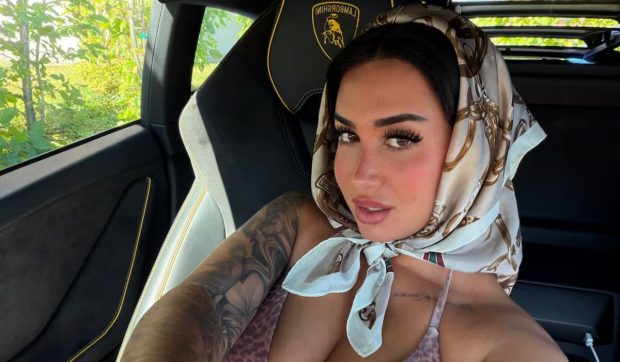Francesca Morgese, vedeta OnlyFans, acuzată de viteză excesivă într-un video controversat cu Lamborghini-ul său