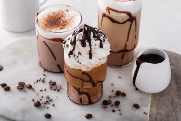5 variante savuroase de cafea cu gheață pentru răcorirea verii 2026