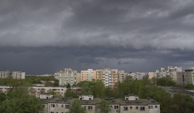 Bucureștiul, sub avertizare de furtuni violente în noaptea de duminică spre luni