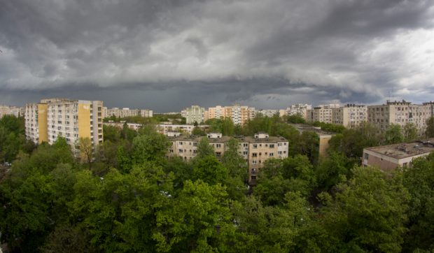 ANM anunță furtuni puternice în București. Vremea se schimbă brusc în Capitală de miercuri după-amiază