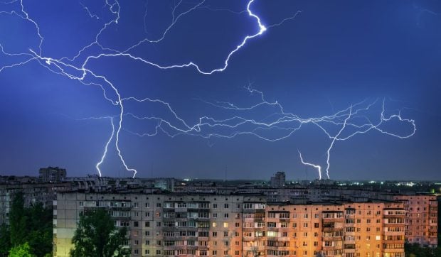 Avertizare Meteorologică: Cod Portocaliu, Ploi Torențiale și Furtuni – Recomandări RO-Alert pentru Siguranța Locuitorilor