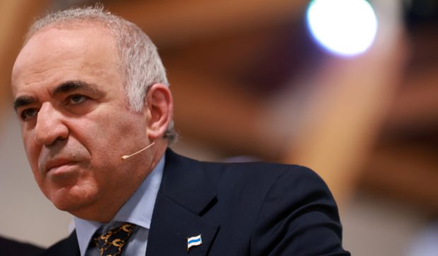 Sfârșitul războiului din Ucraina ar însemna sfârșitul lui Putin, crede Garry Kasparov: „Nu vă așteptați la negocieri”