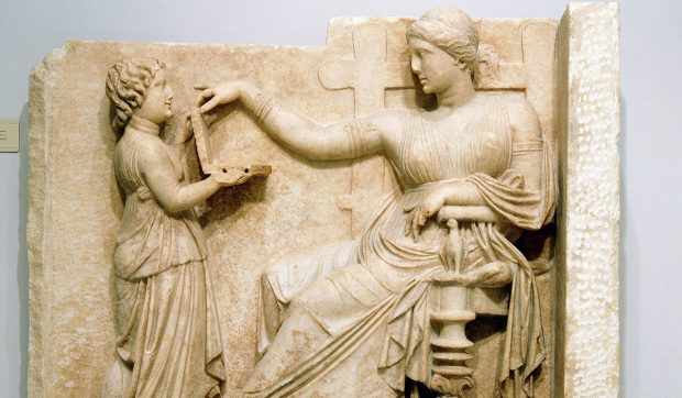 Statuia greacă veche de 2000 de ani în care apare un „laptop”: „A reaprins dezbaterea despre călătoria în timp”