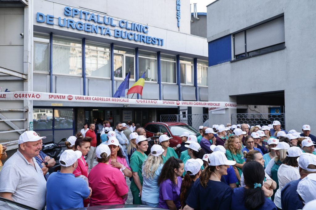 Greva de avertisment a angajaților din sănătate: proteste masive la Spitalul Floreasca pentru drepturi salariale echitabile 1 Cadre medicale de la Sp. de Urgență Floreasca în grevă de avertisment