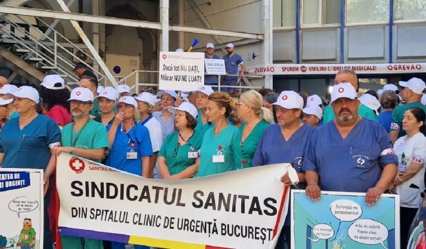 „Am ajuns de râsul lumii. Veniți 12 ore într-o gardă la Floreasca!” Strigătul de disperare al cadrelor medicale intrate în grevă generală