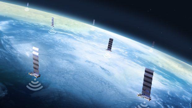 Rusia și China colaborează secret pentru a neutraliza sateliții esențiali Starlink ai lui Elon Musk