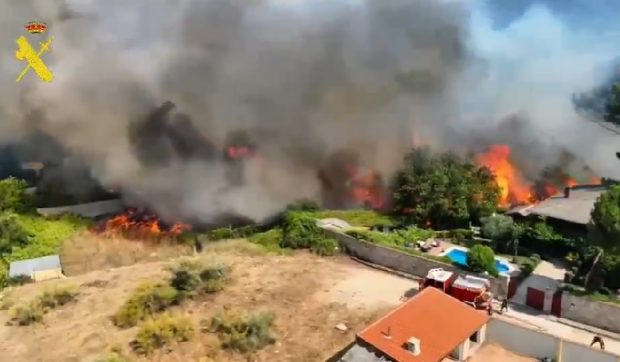 „Pare un infern, un iad. Nu se mai vede nici soarele”. Mărturiile românilor evacuați din calea incendiilor devastatoare din Spania
