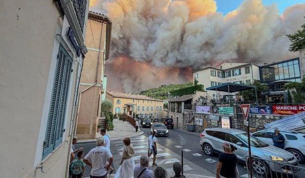 Incendii devastatoare în sudul Europei: Situația din Spania, Franța și Italia. Mii de oameni au fost evacuați, iar în Gironde a apărut un „nor de foc”