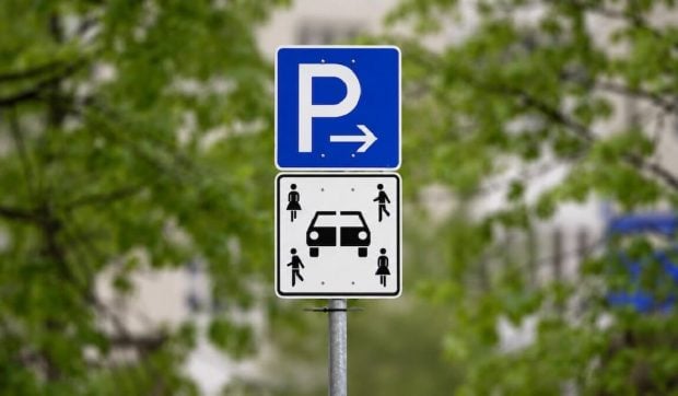 Un nou indicator rutier german pentru parcările carsharing, amendat cu 55 de euro și risc de remorcare