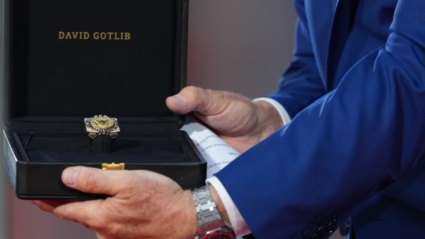 Belgia a dăruit lui Donald Trump un inel spectaculos cu 321 de diamante, simbol al colaborării comerciale americane-belgiene
