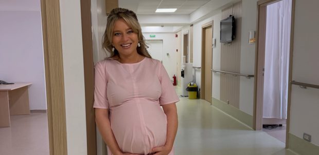 Laura Cosoi a devenit mamă pentru a cincea oară: micuța Nina a venit pe lume natural și aduce bucurie în familie