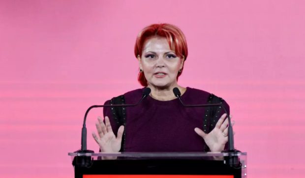 Lia Olguța Vasilescu a postat poze cu gazonul de lux de pe stadionul din Craiova pe Facebook, dar a închis secțiunea de comentarii