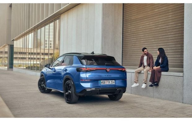 Cum Alegem Mobilitatea: Schimbare Frecventă sau Proprietate pe Termen Lung în Alegerea Mașinii