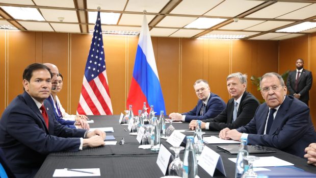 Serghei Lavrov s-a întâlnit cu Marco Rubio și i-a cerut ca SUA să nu mai livreze arme Ucrainei: „Este inadmisibil”