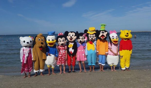 Mascotele de desene animate, eliminate de pe plajele din Eforie și Năvodari, iar amenzile pentru comerțul ambulant ilegal au fost înăsprite