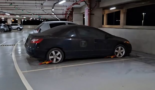 Un șofer care și-a lăsat mașina 2.100 de zile în parcarea aeroportului trebuie să plătească peste 30.000 de euro taxe de staționare, în Brazilia