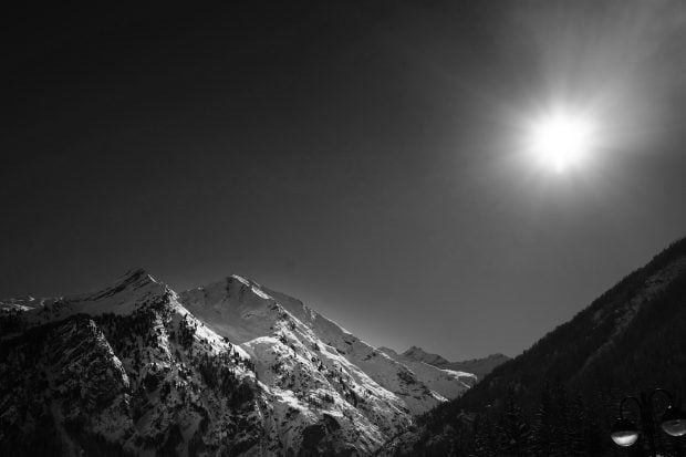 Doi alpiniști români au fost găsiți morți, pe fundul unei crevase din Masivul Gran Paradiso, în Alpii Italieni