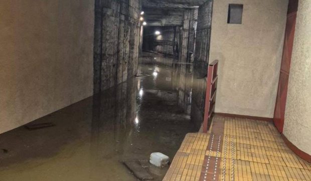 Metroul din București rămâne închis între Dristor 2 – Piața Victoriei 2 după furtună. Apa a ajuns pe șine
