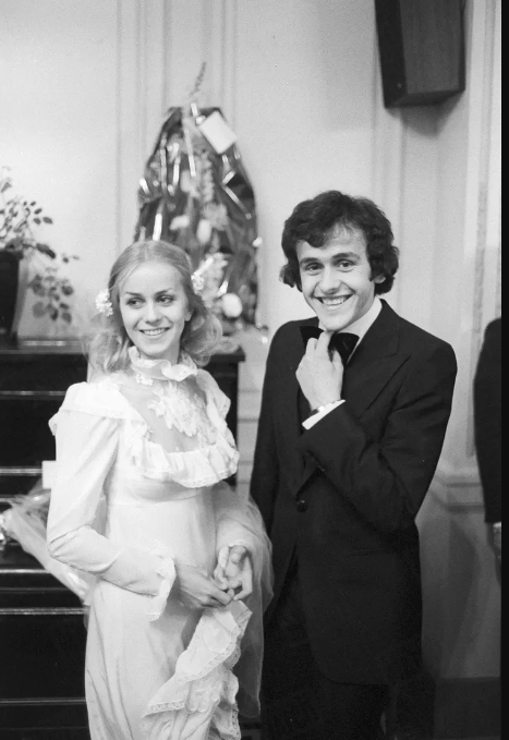 Libertatea a vorbit cu legendarul Michel Platini, care s-a retras la Cassis, pe malul Mediteranei. Cât costă să mănânci la restaurantul marelui „Platoche”