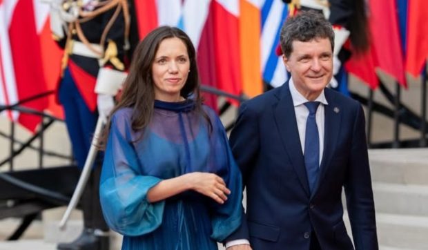 Cum a apărut Mirabela Grădinaru la parada militară de la Paris. Partenera lui Nicușor Dan a stat în tribuna oficială lângă Ursula von der Leyen