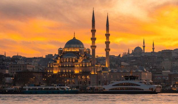 Istanbul, metropola fascinantă care atrage anual peste un milion de turiști români