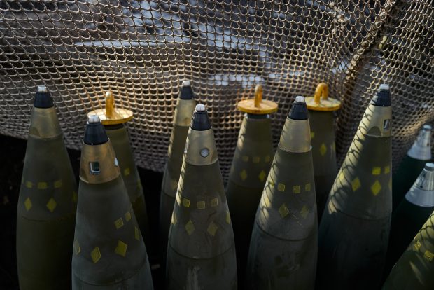 România, în umbra inovării NATO: De ce nu produce încă proiectile 155 mm și drone pentru propria armată