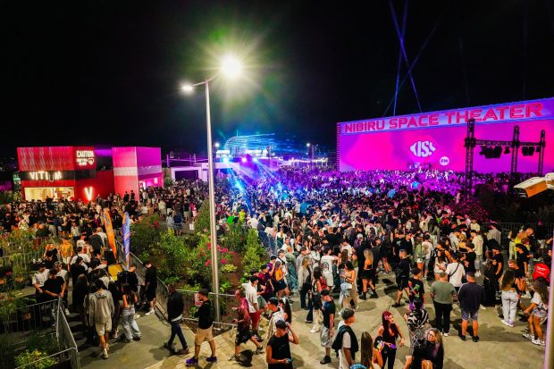 Festivalurile verii debutează cu un ghid esențial pentru distracție responsabilă și sigură