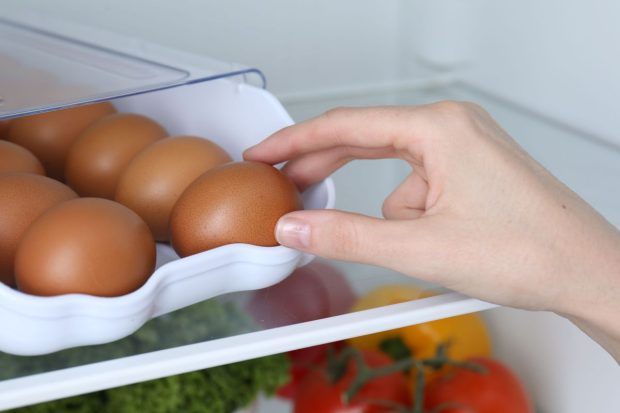 Cum păstrăm ouăle corect în frigider