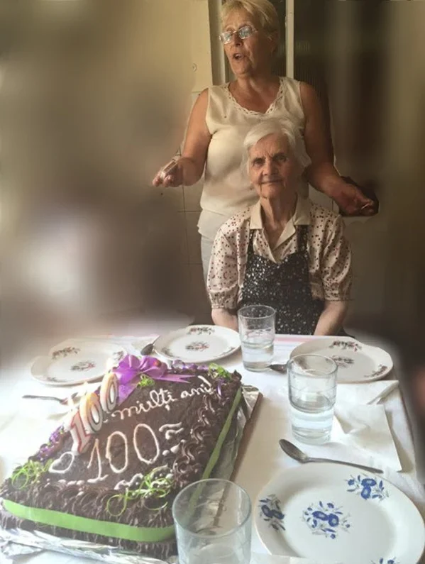 Paladia Noja la împlinirea a 100 de ani alături de fiica sa, Maria Noja, în 2015.