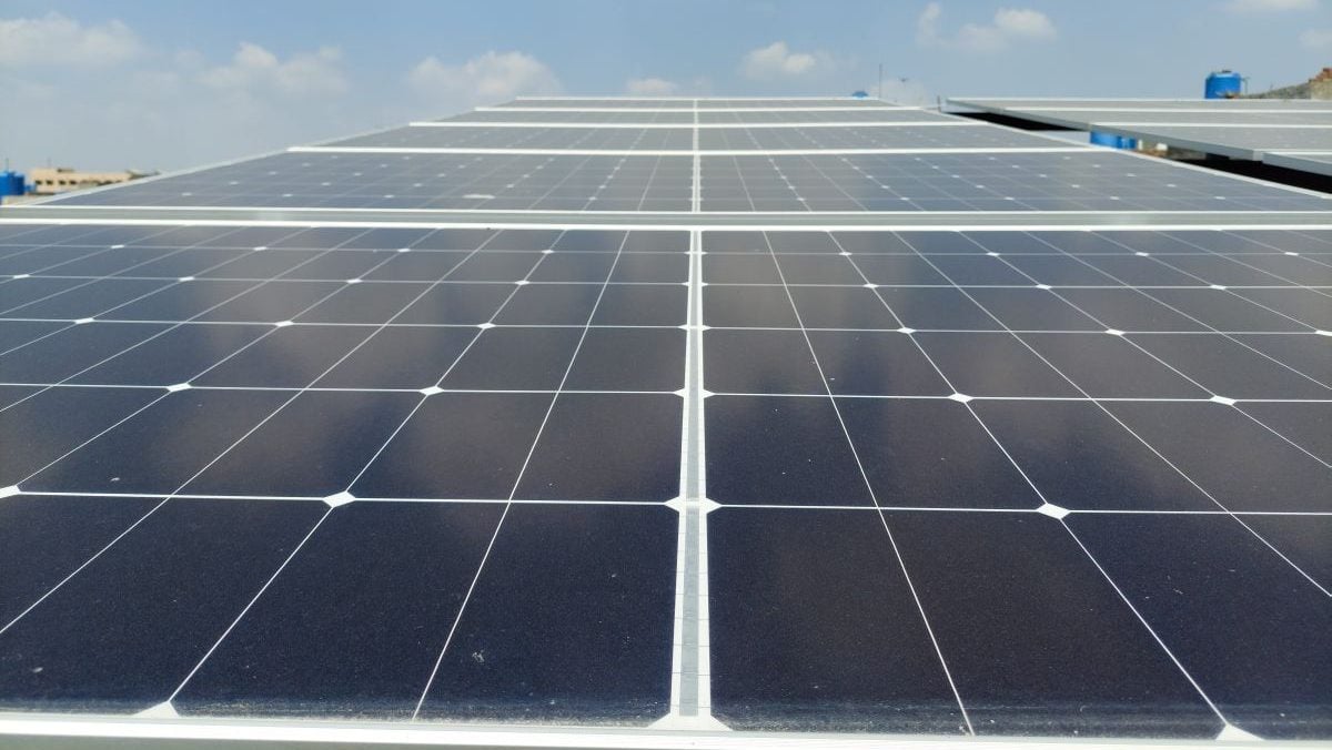 Poza pentru articolul Parcurile eoliene și solare din România, amenințate grav de restricțiile UE, de frica invertoarelor din China