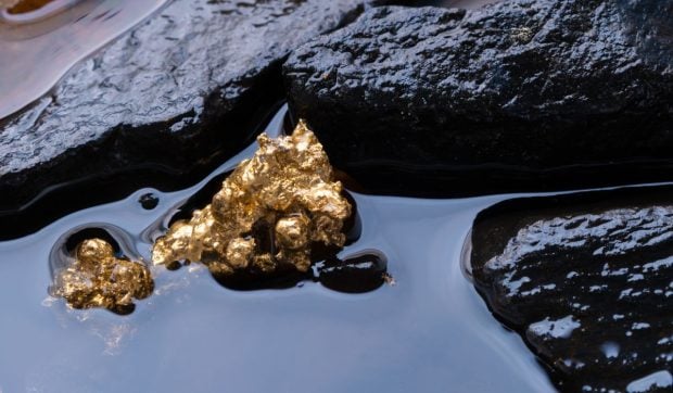 Japonia a descoperit un zăcământ record de aur în Oceanul Pacific la o adâncime de peste 700 de metri