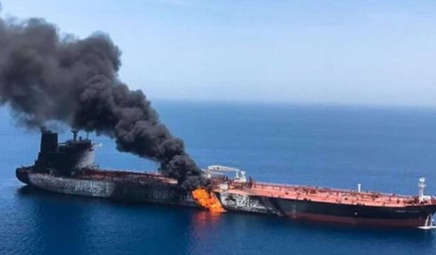 Incident în Strâmtoarea Ormuz: Un petrolier, ținta unui atac cu proiectil atribuit Iranului